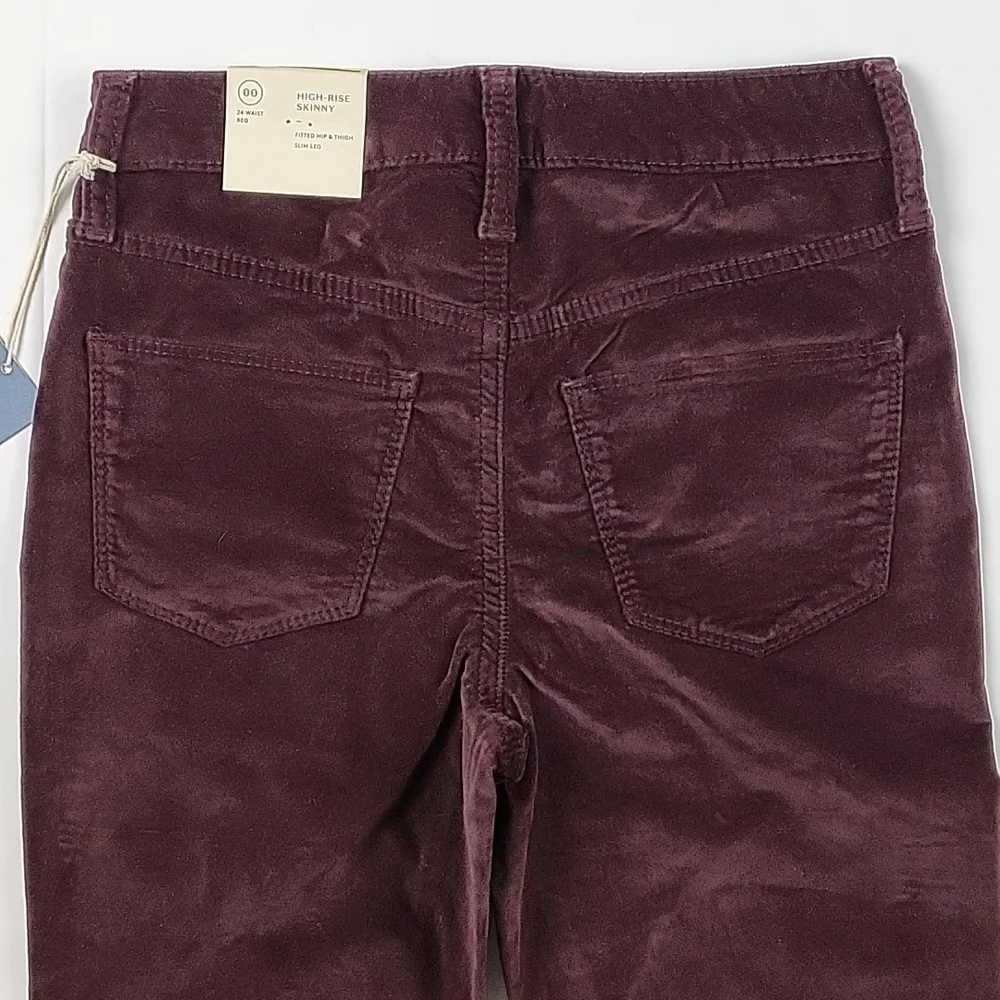 NWT Universal Thread Burgundy High Rise Velvet Velour Skinny Pant Jean